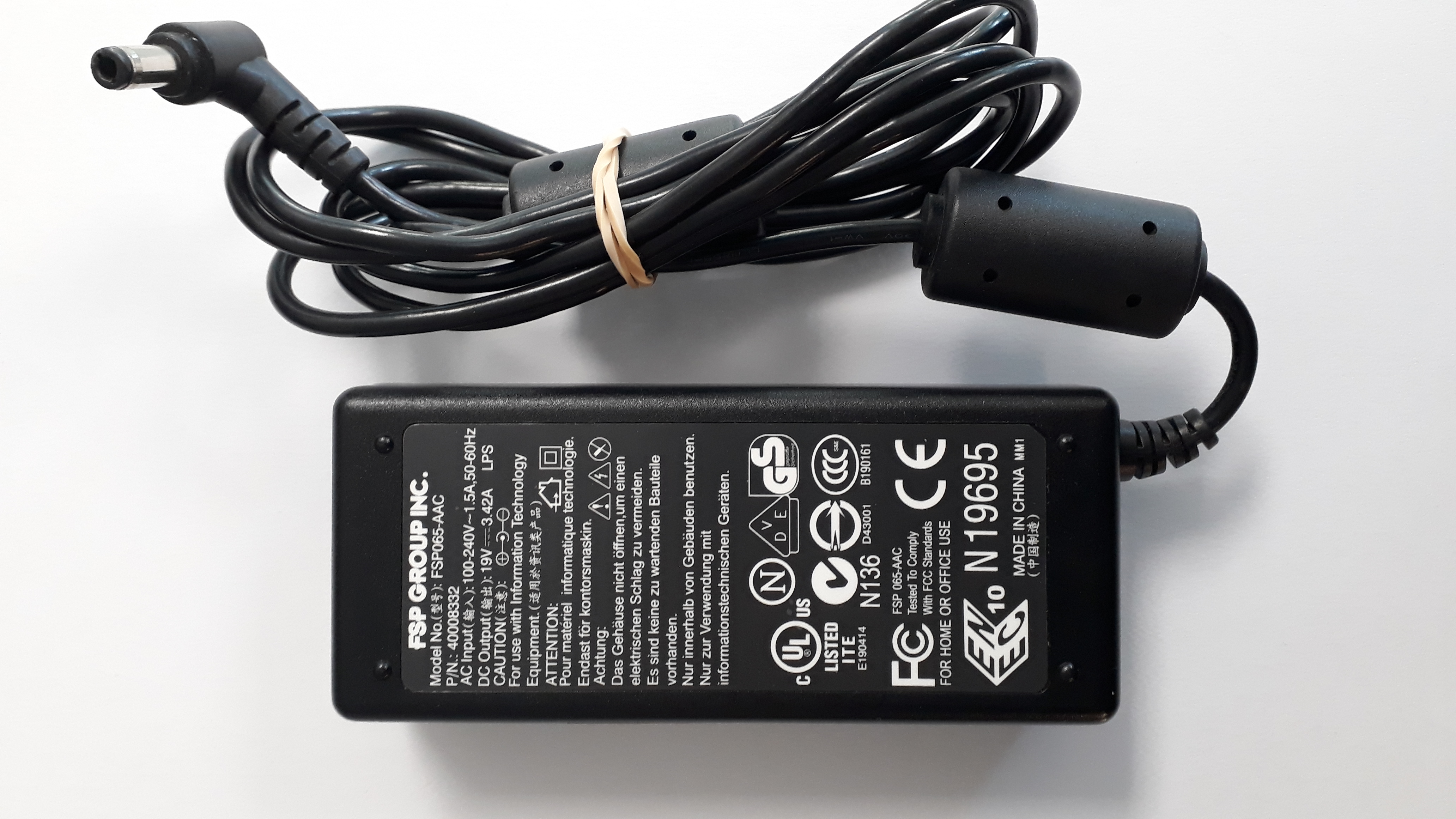 Notebook / Laptop Netzteil  AC/DC Adapter 19V 3,42A 65W ø5.5x2.5 Tuning Fork Asus, Toshiba, Lenovo