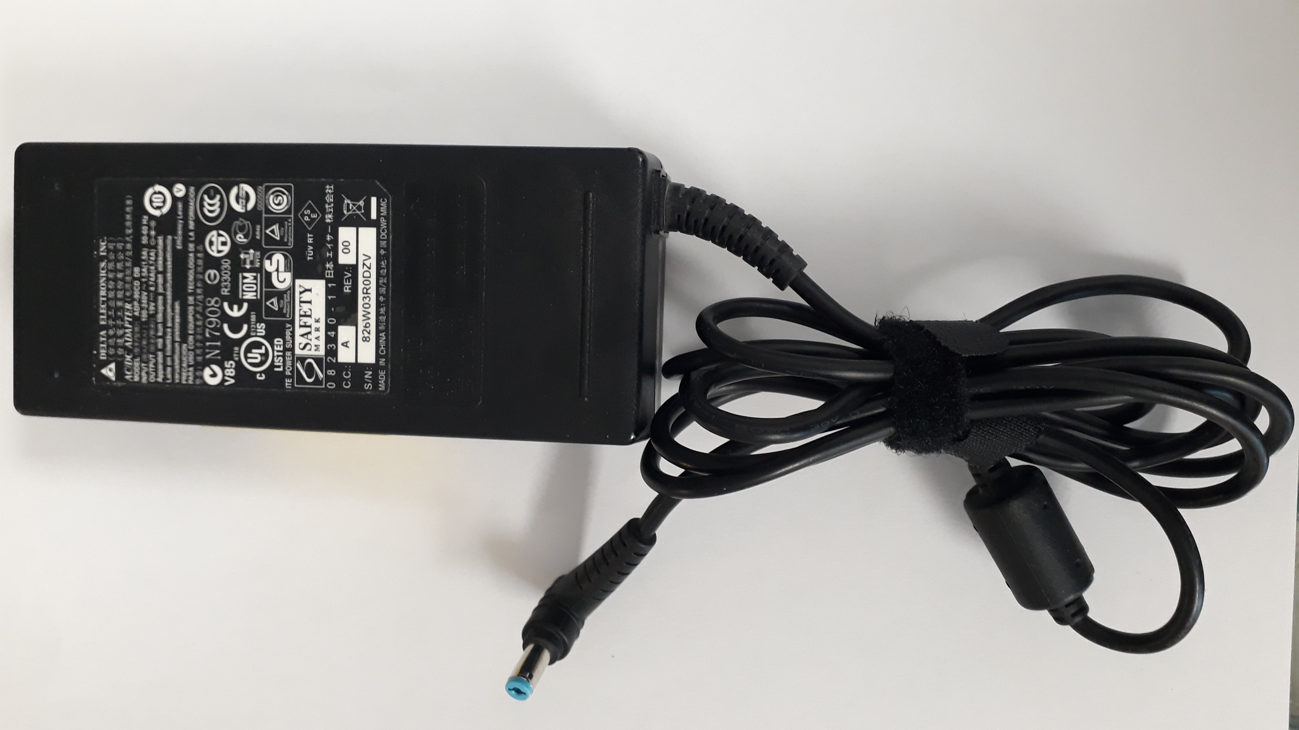 Notebook / Laptop Netzteil  AC/DC Adapter 19V 4,74A 90W ø5.5x2.5 Tuning Fork Asus, Toshiba, Lenovo  